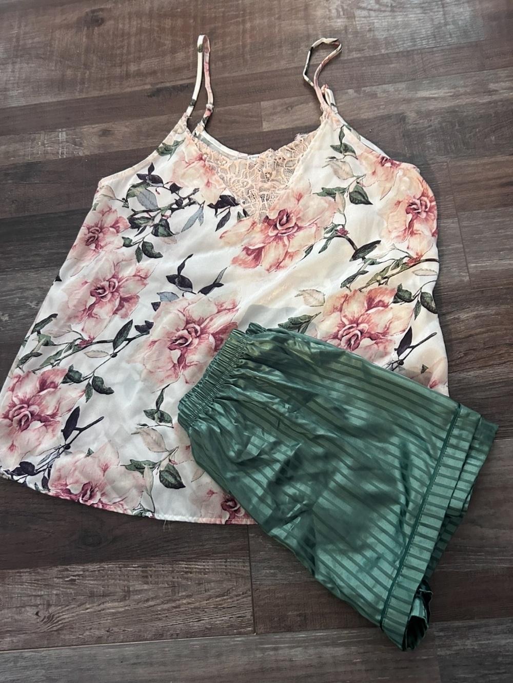 50%offw❤️ Collective concepts Women’s floral Tank Top green shorts med 72